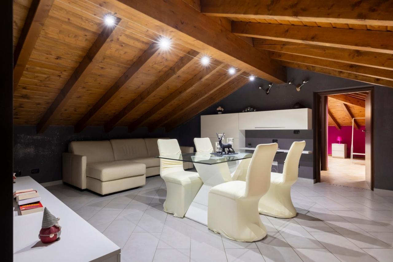 Leonardo Academy In 5' - Parcheggio Gratis - Laghi & Wi-Fi Daire Sesto Calende Dış mekan fotoğraf